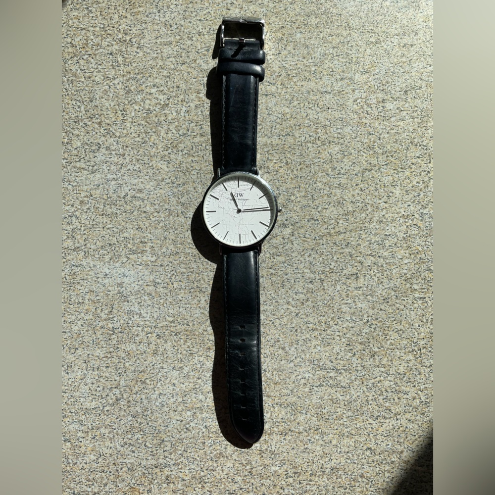 Daniel Wellington 40mm watch